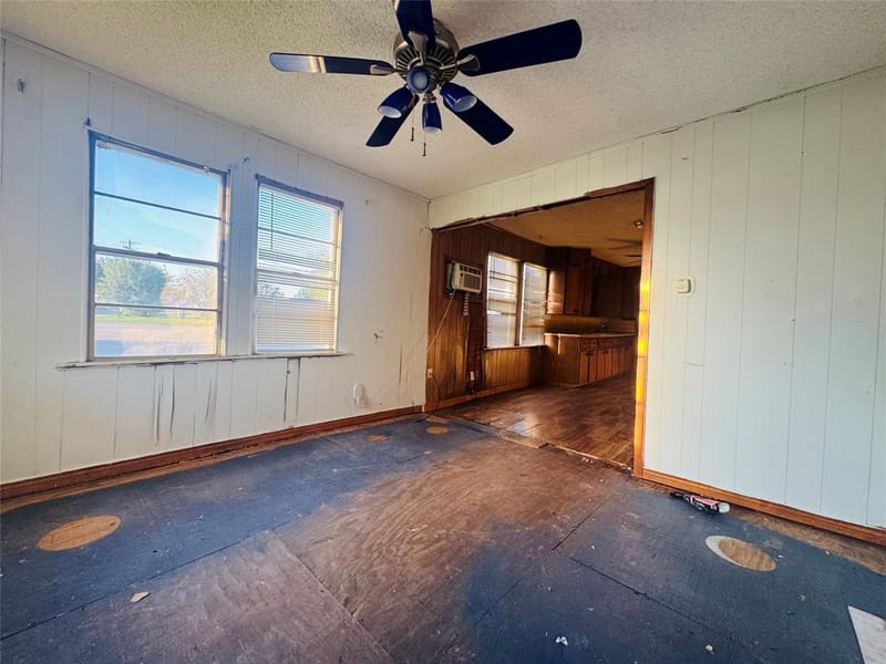 208 S Church Street, Elm Mott TX 76640 - Photo 5