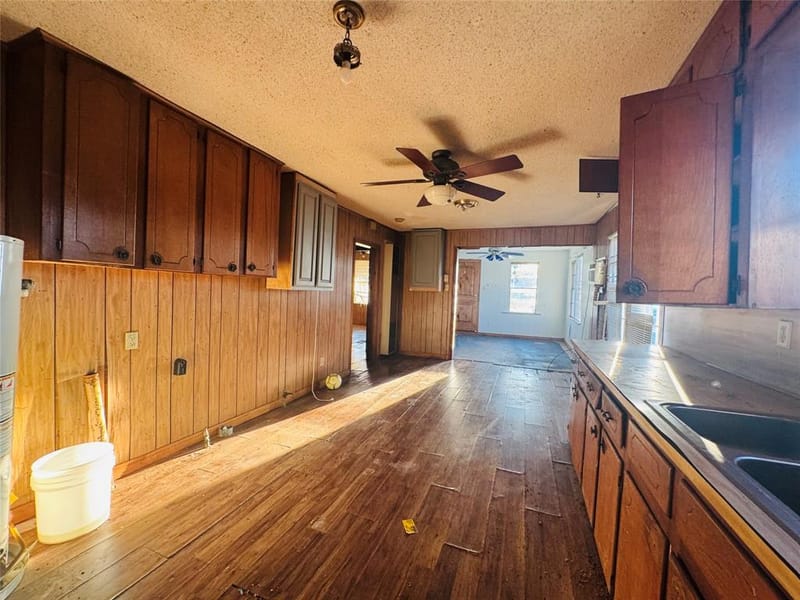 208 S Church Street, Elm Mott TX 76640 - Photo 9