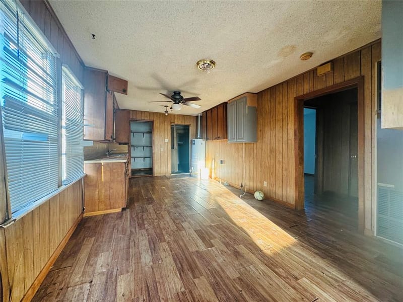 208 S Church Street, Elm Mott TX 76640 - Photo 4