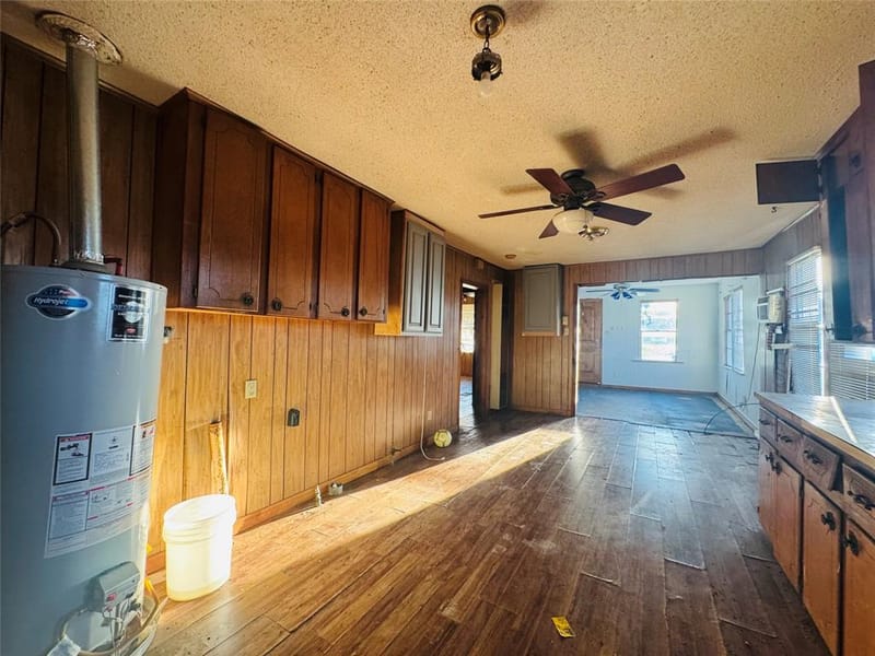 208 S Church Street, Elm Mott TX 76640 - Photo 8