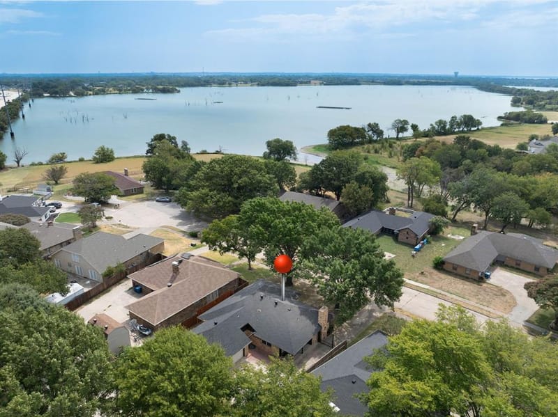 5505 Edgewater Circle, Rowlett TX 75088 - Photo 3