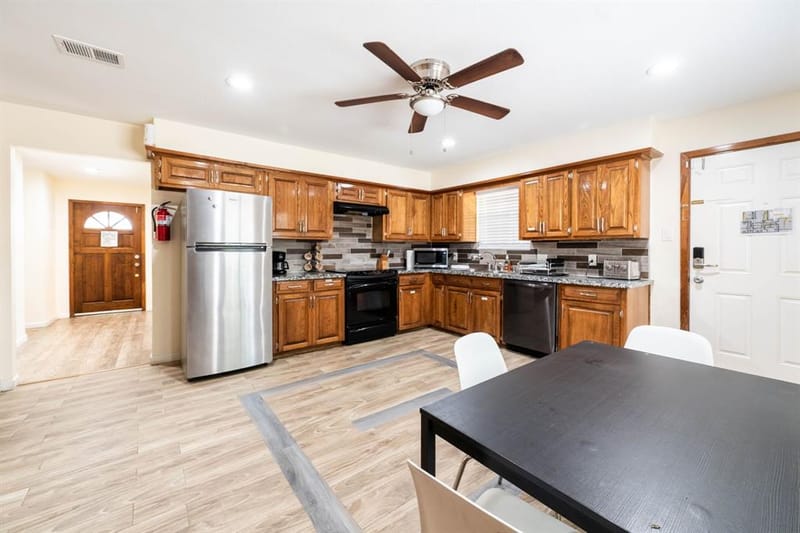 5505 Edgewater Circle, Rowlett TX 75088 - Photo 11