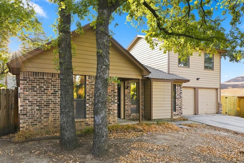 721 Timberoaks Drive, Azle TX 76020