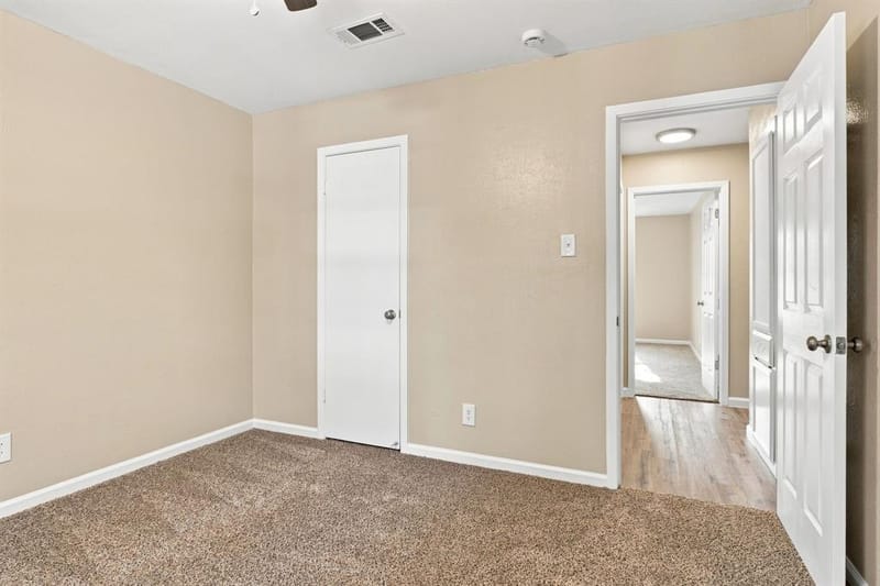 721 Timberoaks Drive, Azle TX 76020 - Photo 11