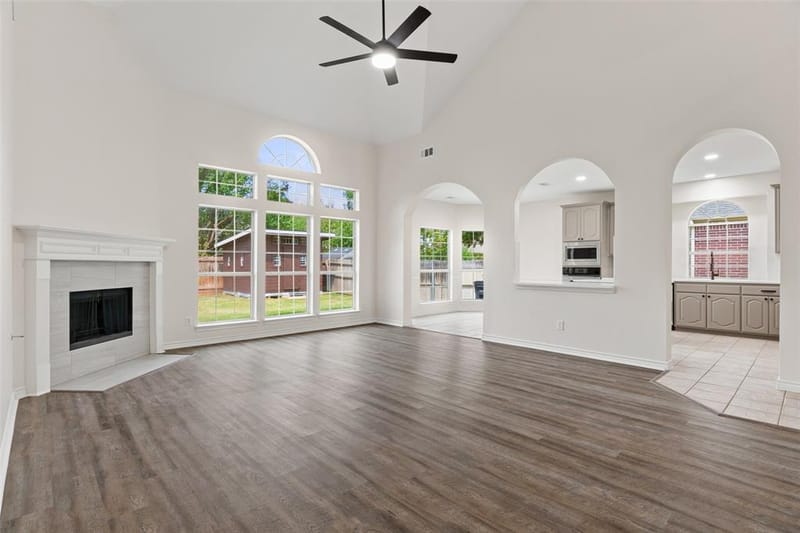 11501 Pheasant Creek Drive, Fort Worth TX 76244 - Photo 3