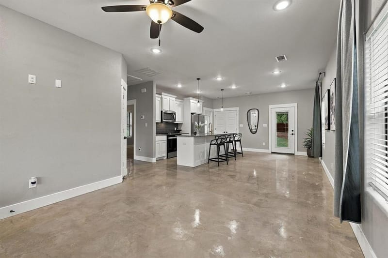 225 E Washington Street, Denison TX 75021 - Photo 9