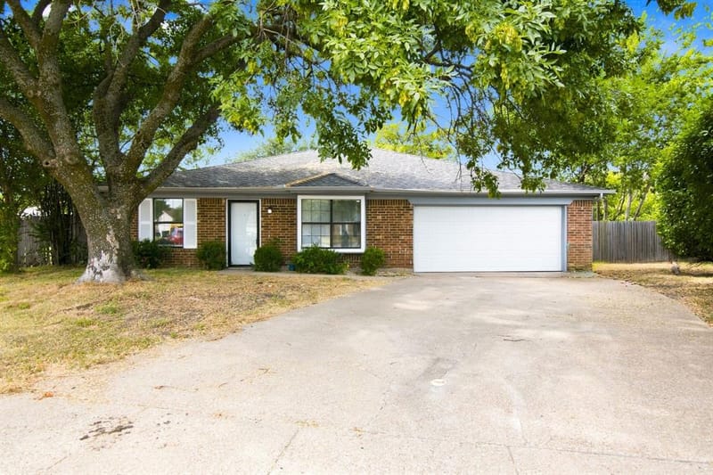 6400 Twin Spruce Court, Arlington TX 76018