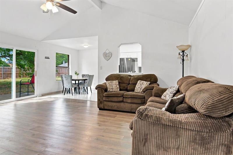 6400 Twin Spruce Court, Arlington TX 76018 - Photo 9