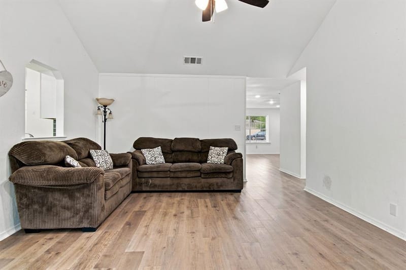 6400 Twin Spruce Court, Arlington TX 76018 - Photo 11