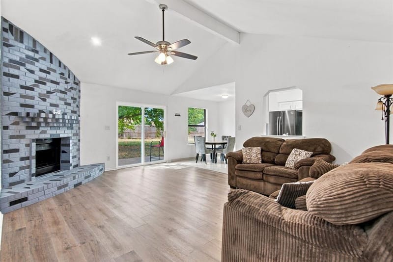 6400 Twin Spruce Court, Arlington TX 76018 - Photo 8