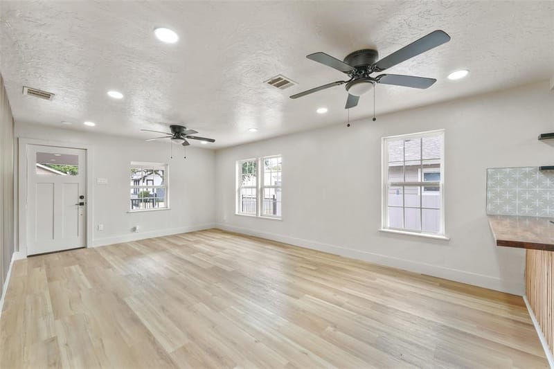 2520 Dell Street, Fort Worth TX 76111 - Photo 7