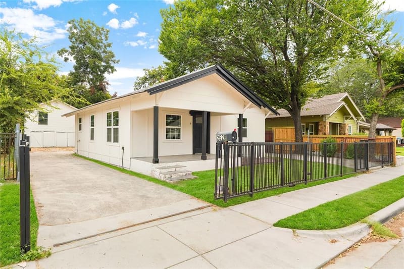 2520 Dell Street, Fort Worth TX 76111 - Photo 3