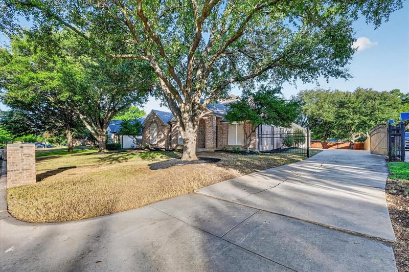 709 Coal Creek Drive, Mansfield TX 76063 - Photo 4