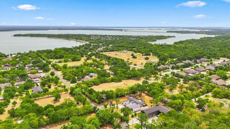 211 Shahan Drive, Shady Shores TX 76208 - Photo 40