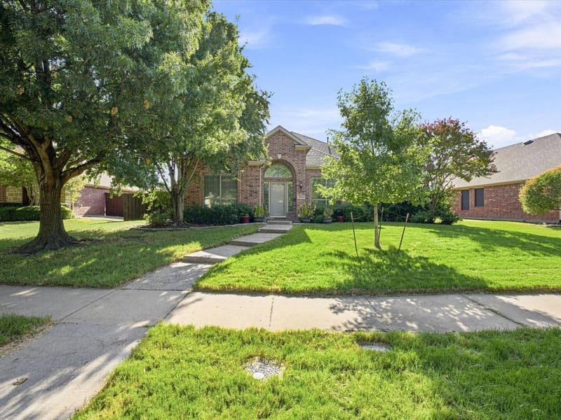 12334 Blue Ridge Drive, Frisco TX 75033 - Photo 2