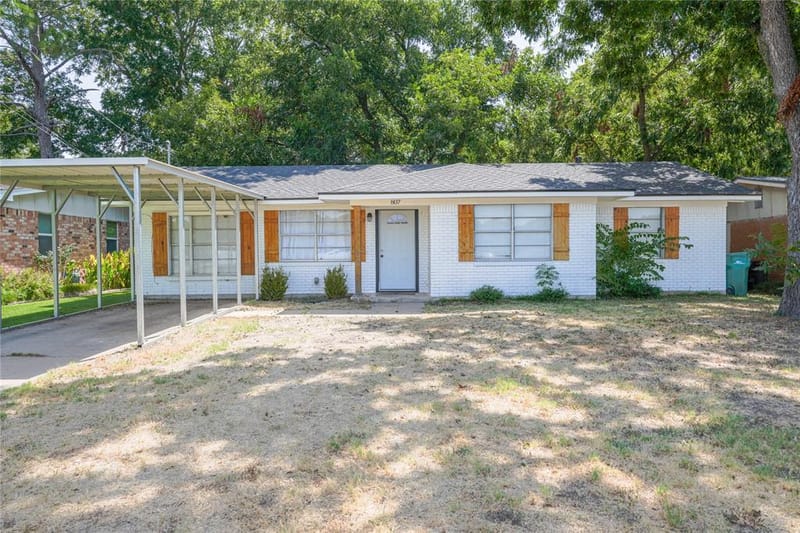 807 N Lacy Drive, Lacy Lakeview TX 76705 - Photo 2