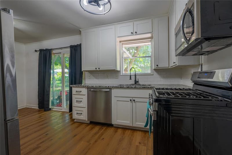 807 N Lacy Drive, Lacy Lakeview TX 76705 - Photo 8
