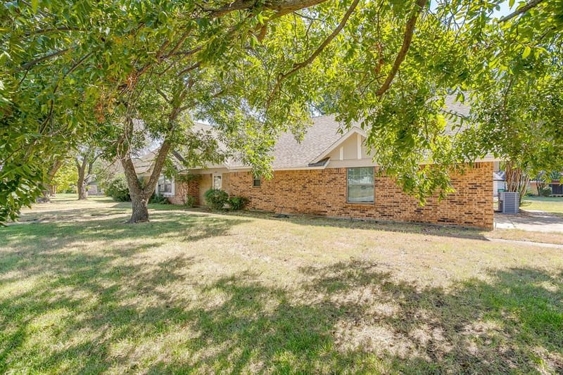 400 Mountain Valley Boulevard, Joshua TX 76058 - Photo 2