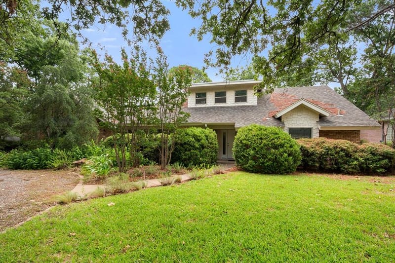 623 N Bowen Road, Arlington TX 76012 - Photo 2