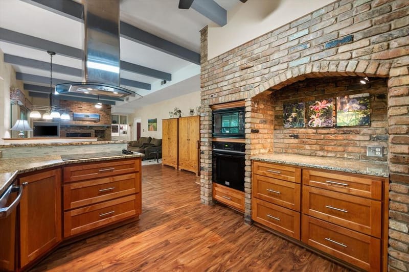 623 N Bowen Road, Arlington TX 76012 - Photo 9