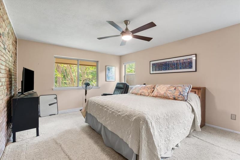 623 N Bowen Road, Arlington TX 76012 - Photo 11
