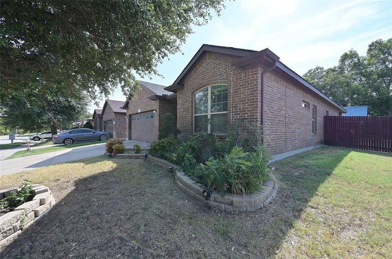 3000 Mitchell Court, Arlington TX 76010 - Photo 3