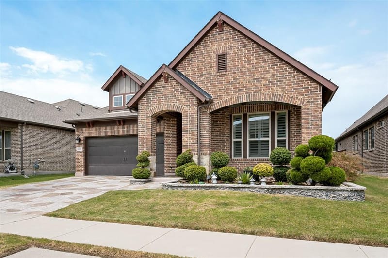2615 High Bluff Drive, Mansfield TX 76063 - Photo 2