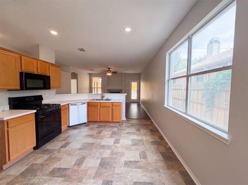 12609 Black Cherry Lane, Fort Worth TX 76040 - Photo 11