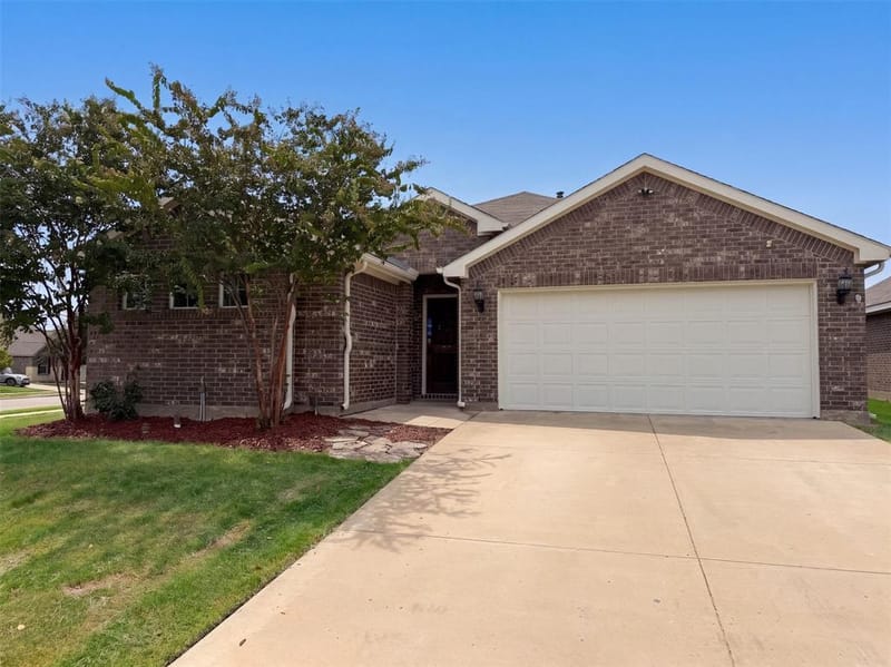 8956 Devonshire Drive, Fort Worth TX 76131