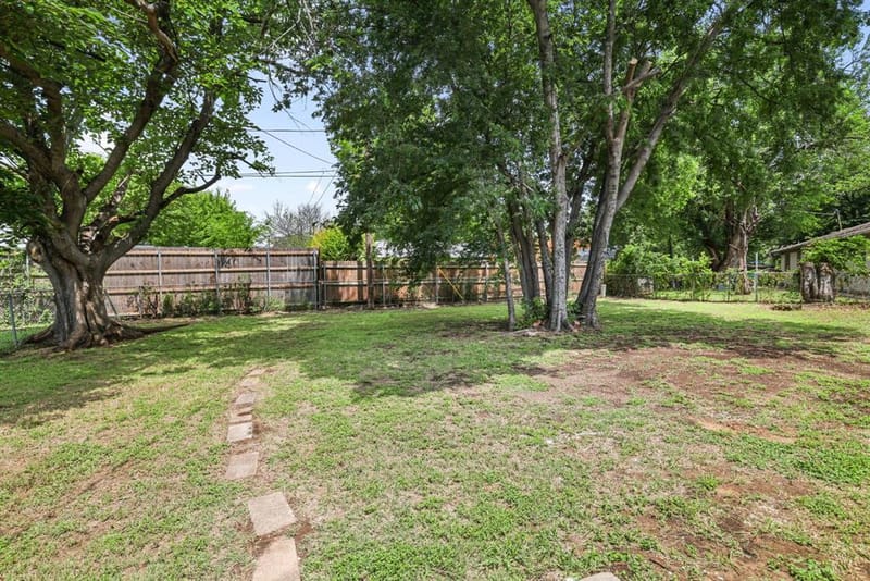 6441 Carousel Drive, Watauga TX 76148 - Photo 16