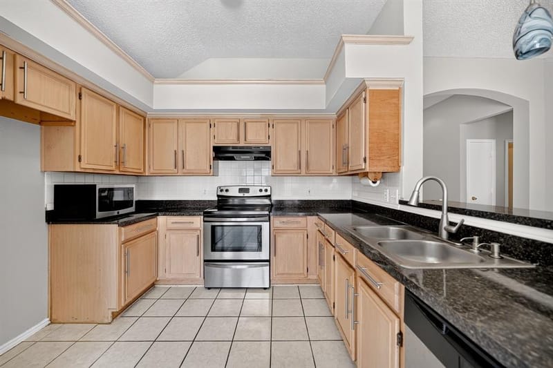 306 Branch Bend, Euless TX 76039 - Photo 10