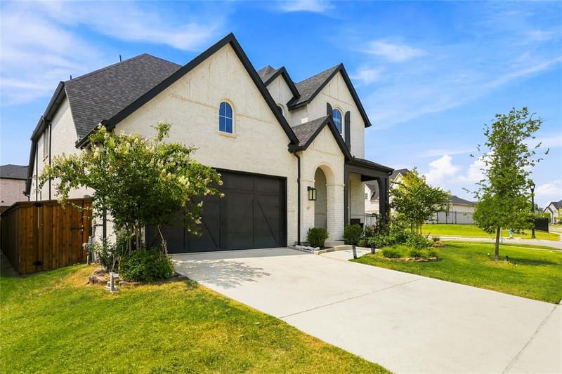 6817 Tadpole Trail, McKinney TX 75071 - Photo 3