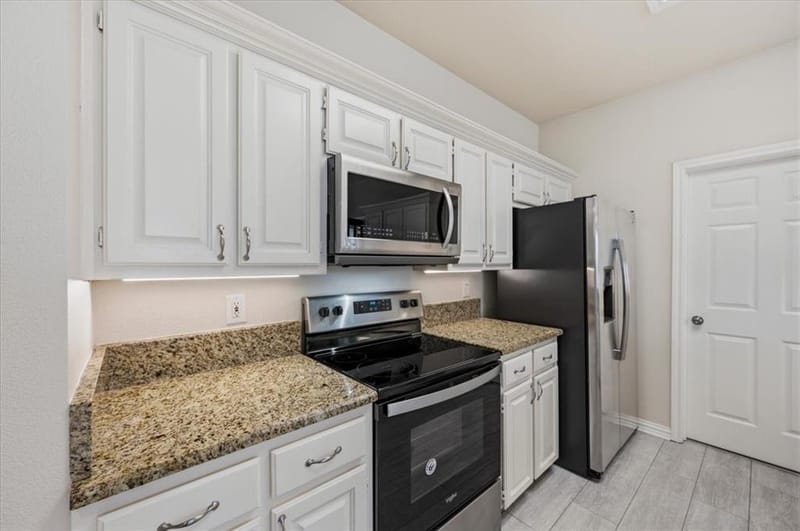 2203 Meadowstone Drive, Carrollton TX 75006 - Photo 9