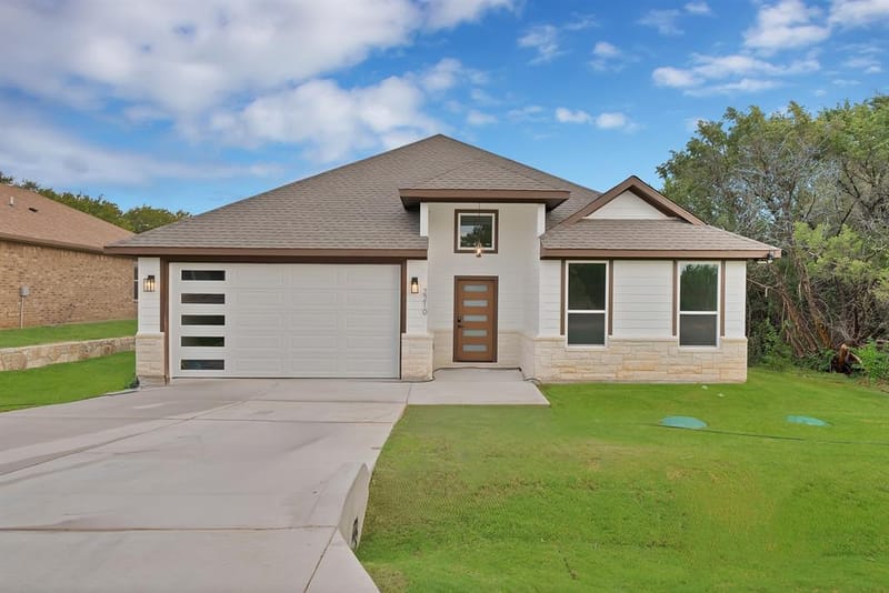 2210 San Saba Court, Granbury TX 76048
