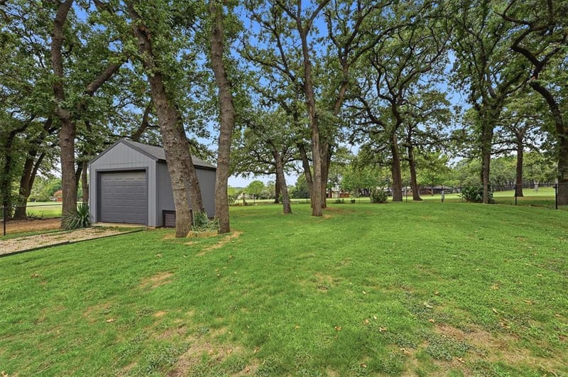 237 Cayuga Trail, Lake Kiowa TX 76240 - Photo 32