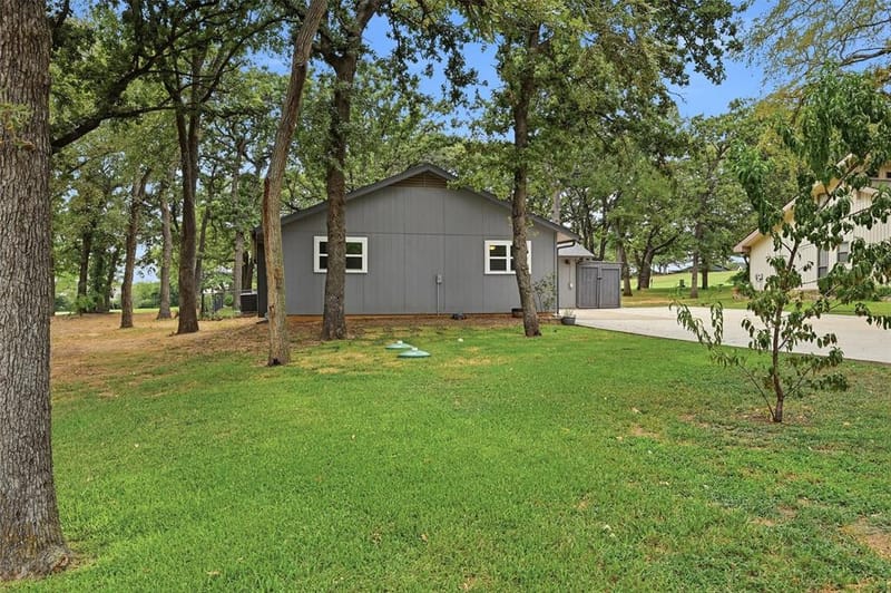 237 Cayuga Trail, Lake Kiowa TX 76240 - Photo 4