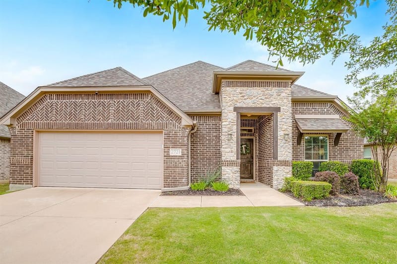 2721 Buffalo Run, Burleson TX 76028