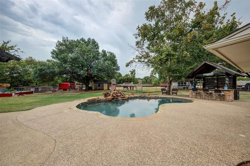 3805 Berry Hill Court, Double Oak TX 75028 - Photo 9