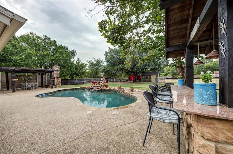 3805 Berry Hill Court, Double Oak TX 75028 - Photo 10