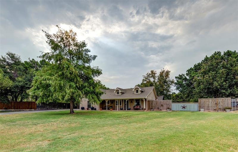 3805 Berry Hill Court, Double Oak TX 75028 - Photo 4