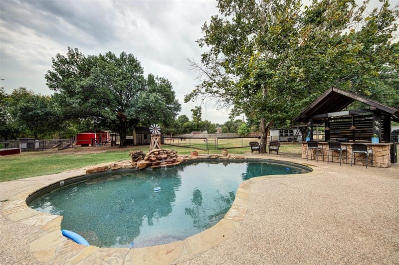 3805 Berry Hill Court, Double Oak TX 75028 - Photo 8