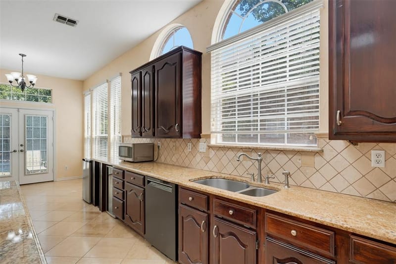 634 Oakbend Drive, Coppell TX 75019 - Photo 14