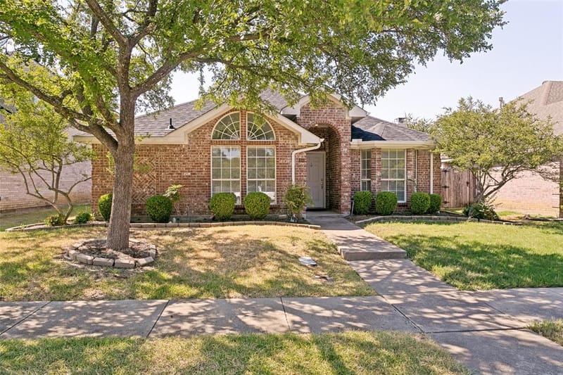 513 Creek Court, Lewisville TX 75067