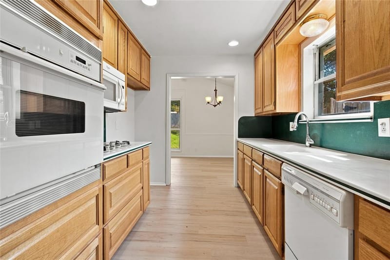 820 E Windsor Drive, Denton TX 76209 - Photo 12