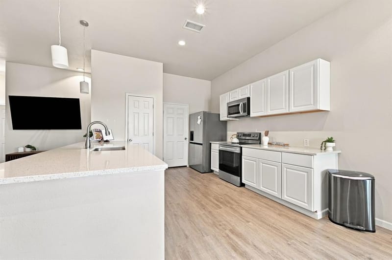 922 Pecos River Drive, Granbury TX 76048 - Photo 7