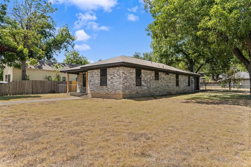2201 Ethel Avenue, Waco TX 76707 - Photo 2