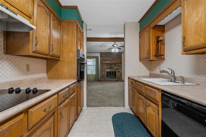 721 Pawnee Trail, Hewitt TX 76643 - Photo 9