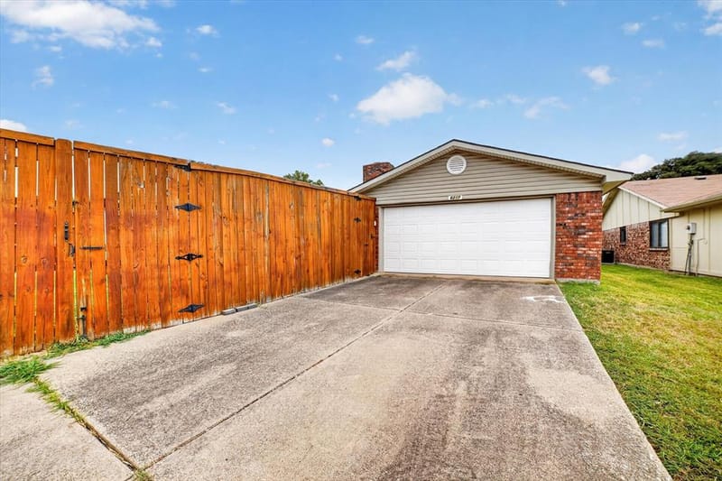 6217 Fallbrook Drive, Garland TX 75043 - Photo 26