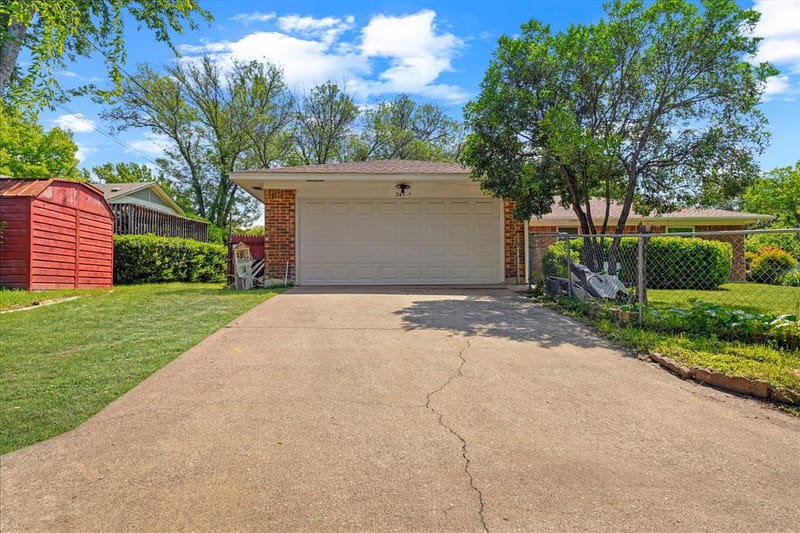 347 Merribrook Trail, Duncanville TX 75116 - Photo 25