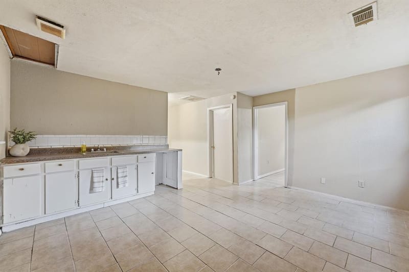 2633 Inadale Avenue, Dallas TX 75228 - Photo 17